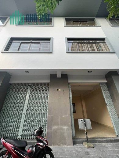 Cho thuê nguyên căn căn hộ chung cư M3 Tôn Thất Thuyết, quận 4 : - Kết cấu trệt, 2 lầu 2 mặt tiền