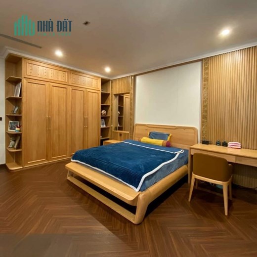 VIP !! Bán biệt thự đơn lập KDT Trung Hòa 250mx4T oto vỉa hè 50 ty sang trọng Cầu giấy tặng NT cao