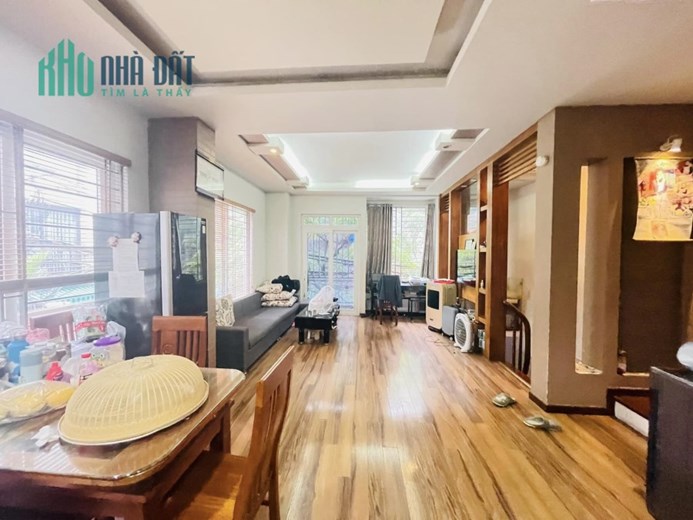 Lô góc Gara Ô tô tránh Nguyễn Khang 55m2, 5T, MT 6m, KD, ngõ thông, 11.8 tỷ