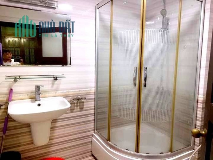 Bán Nhà Phố Tôn Đức Thắng Quận Đống Đa. 45m Xây 5 Tầng Mặt Tiền 7.7m Nhỉnh 11 Tỷ. Cam Kết Ảnh Thật
