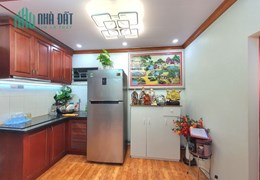 Bán căn hộ tập thể phố Yên Ninh, Ba Đình 120m, 3PN, 2WC, ở luôn, giá 2.8 tỷ. LH: 0366051369