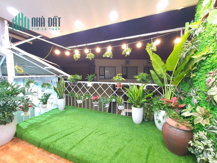 Bán căn hộ tập thể phố Yên Ninh, Ba Đình 120m, 3PN, 2WC, ở luôn, giá 2.8 tỷ. LH: 0366051369