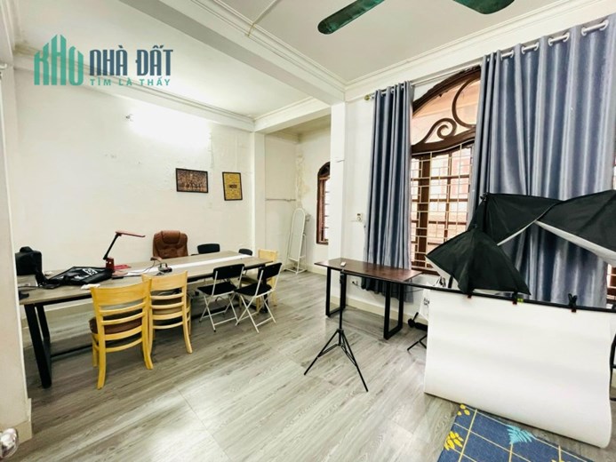 Bán nhà phố Hào Nam 50m MT 6m vị trí vàng cực hiếm kinh doanh oto đỗ giá 8 tỷ