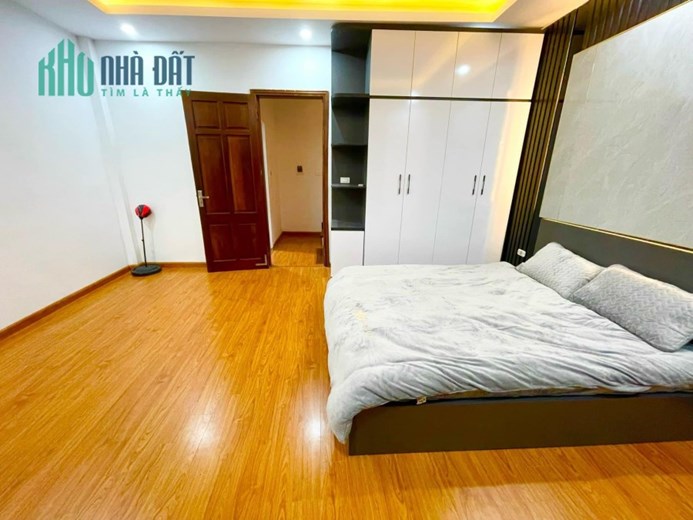 Cực gấp bán nhà 4T ô tô, KD, đường Lĩnh Nam 50m2 giá 4.2 tỷ
