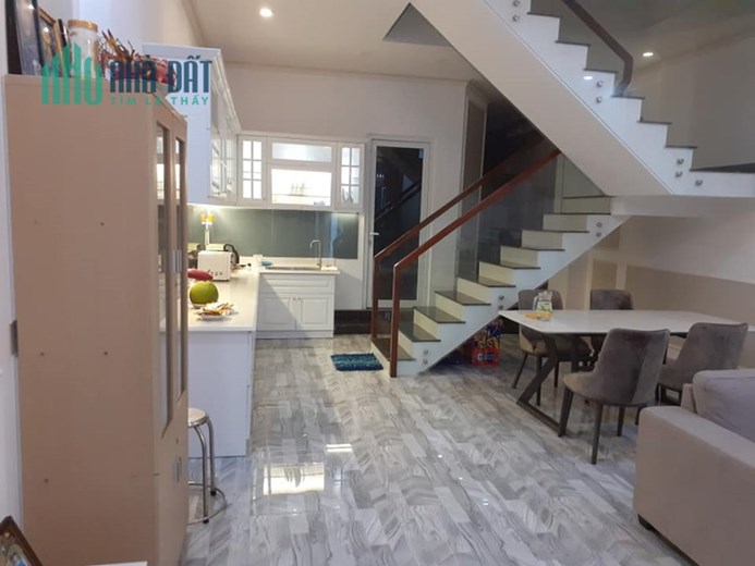 Bán nhà Nguyễn Tri Phương Phường 4 Quận 10 102m2 ngang khủng 7.5m chỉ 8.X tỷ