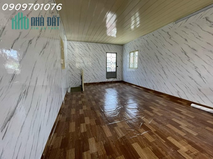 Nhà Phạm Thế Hiển, Phường 5, Quận 8 - Nhà Sát Mặt Tiền DT 71m2 (3.7x19m) - 3 Tỷ