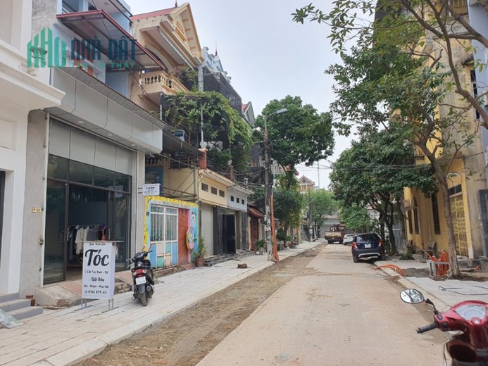 Bán nhà 3 tầng tại Liên Bảo, Vĩnh yên, Vĩnh Phúc. Giá chỉ: 4,2 tỷ.Liên hệ: 0986.454.393