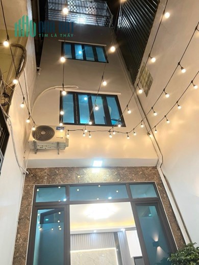 Bán nhà Lô Góc Hồ Hoàng Cầu  50 m chỉ nhỉnh 8 tỷ o to đỗ cổng sẵn 5 tầng