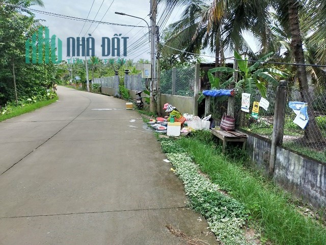 Cần bán đất 1300m2 xã Hưng Nhượng, Huyện Giồng Trôm, Bến Tre