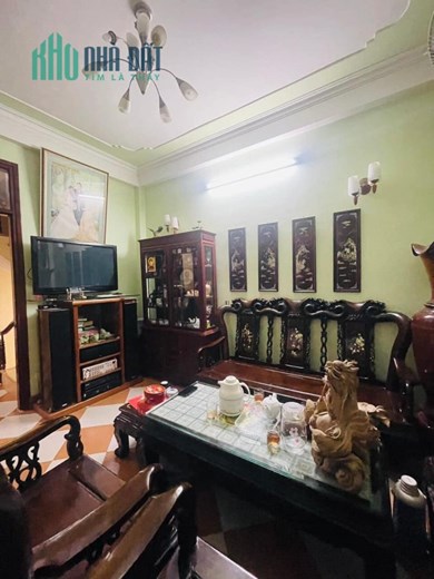 Bán Nhà Phố Hoàng Quốc Việt 70m2 x 5 tầng, 5 phòng ngủ đầy đủ công năng, gần Phố ô tô đỗ cổng đậu