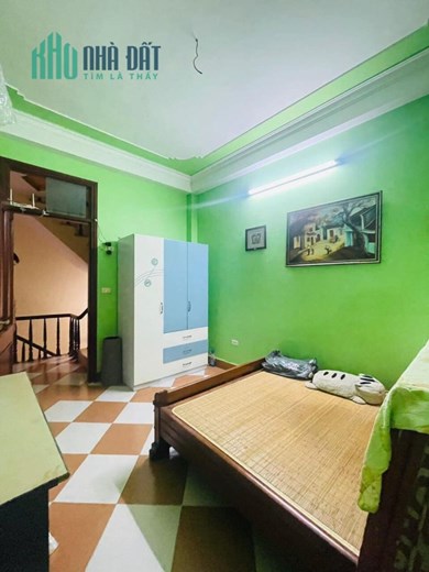 Bán Nhà Phố Hoàng Quốc Việt 70m2 x 5 tầng, 5 phòng ngủ đầy đủ công năng, gần Phố ô tô đỗ cổng đậu