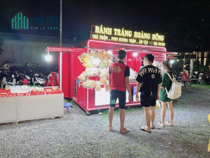 Do nhân viên hay nghỉ + với không quản lý xuể Em cần sang lại mb luôn kiot to bề ngang 3m