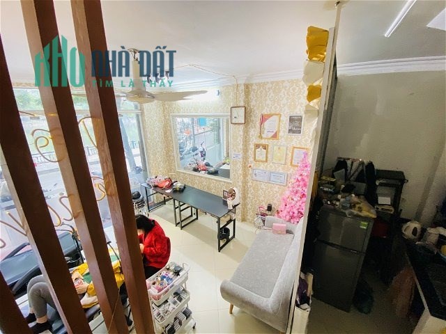 Bán nhà mặt hồ Văn Chương Quận Đống Đa 28m2x6 tầng, vỉa hè ô tô tránh, kinh doanh chỉ 9.45 tỷ.