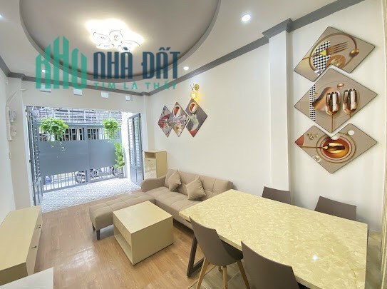 Nhà đẹp Ngang 3x13-hẻm 3m- 2 tấm -2 phòng Ngũ -2wc có 3 tỷ xx Đoàn Văn Bơ Q4