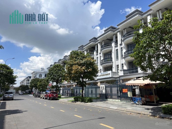 Bán Nhà 4 Tầng 7m x 21m. Vị Trí Đẹp Tại KDT Vạn Phúc City Tp Thủ Đức