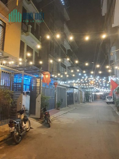 BÁN LUÔN NHÀ ngõ 147 TÂN MAI, Q.HOÀNG MAI Ô TÔ ĐỖ CỬA 33m × 4T chỉ hơn 3 tỷ