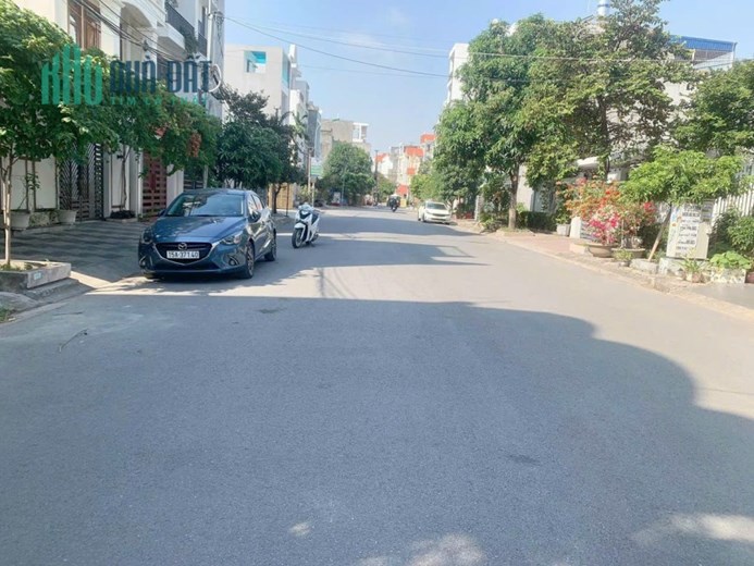 Bán đất mặt đường Nguyễn Đồn, diện tích 87m GIÁ 4.9 tỉ gần Chợ Đăng Lâm