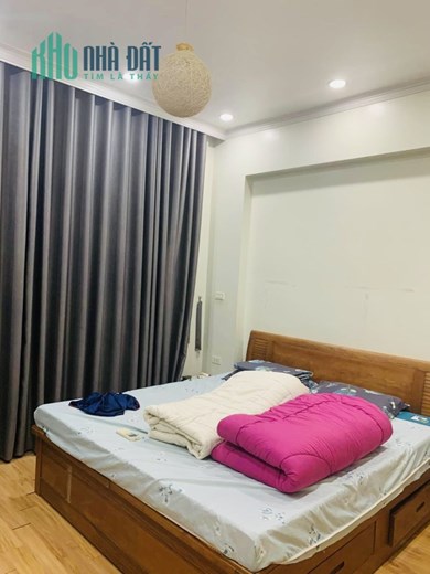 Cho THUÊ nhà Sài Đồng 5 tầng vừa ở và kinh doanh sạch sẽ.