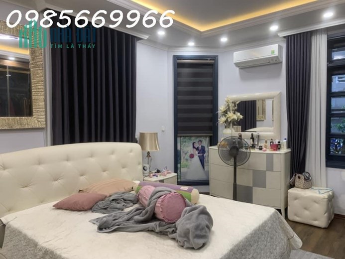 Bán nhà phân lô Vip Nguyễn Phong Sắc kéo dài 60m- 12 tỷ , Vỉa hè to