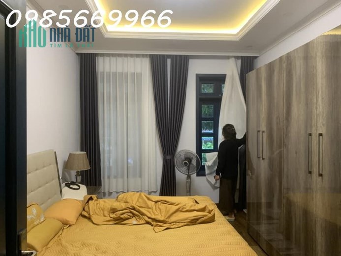 Bán nhà phân lô Vip Nguyễn Phong Sắc kéo dài 60m- 12 tỷ , Vỉa hè to