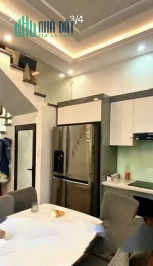Bán nhà ngõ 409 Miếu Hai Xã, 42m 3 tầng GIÁ 2.25 tỉ, lô góc, mới tinh