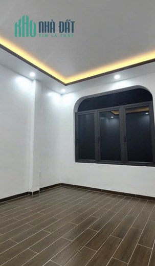 Bán nhà ngõ 409 Miếu Hai Xã, 42m 3 tầng GIÁ 2.25 tỉ, lô góc, mới tinh