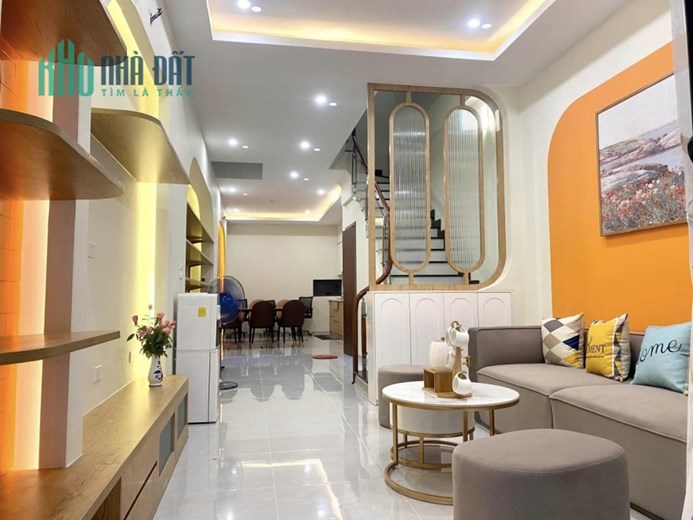 Bán nhà Ngã Tư Sở Đống Đa 52x4m2, ngõ rộng về ở ngay đón Tết chỉ 6.8 tỷ.
