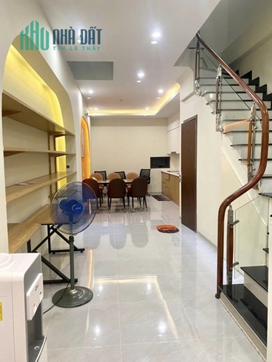 Bán nhà Ngã Tư Sở Đống Đa 52x4m2, ngõ rộng về ở ngay đón Tết chỉ 6.8 tỷ.