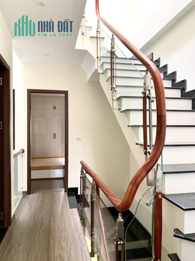 Bán nhà Ngã Tư Sở Đống Đa 52x4m2, ngõ rộng về ở ngay đón Tết chỉ 6.8 tỷ.