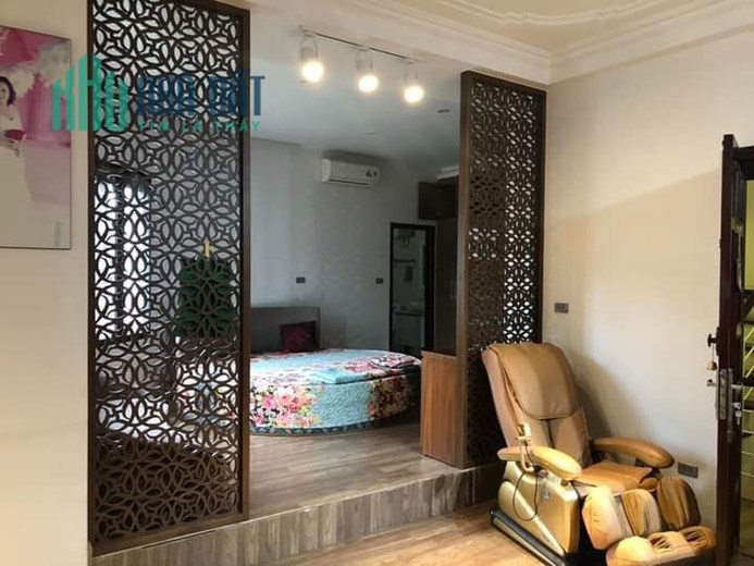 Chủ cần bán gấp nhà Ngọc Thuỵ, Dt sd 65m, nhà 5 tầng dân xây, MT 13m, giá nhỉnh 8 tỷ.