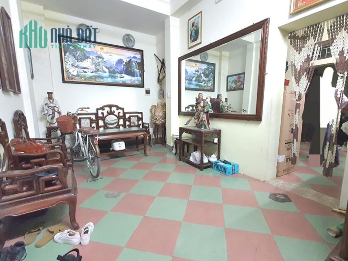 Bán Nhà Nguyễn Khánh Toàn, Cầu giấy, ô tô, 42m2, mặt tiền 6m Giá siêu rẻ.