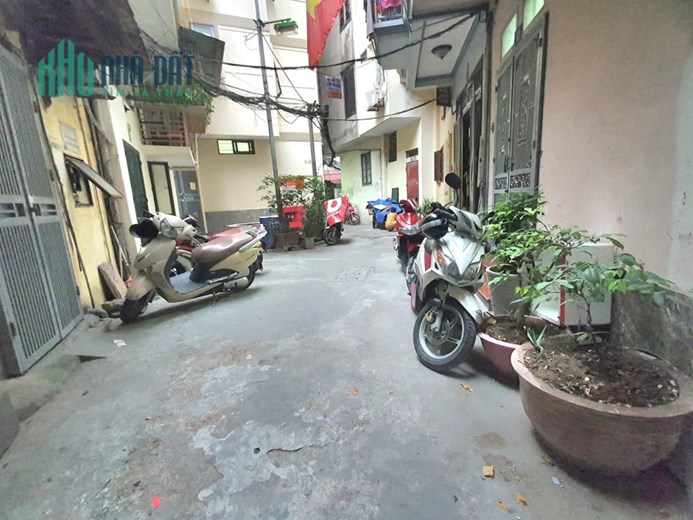 Bán Nhà Nguyễn Khánh Toàn, Cầu giấy, ô tô, 42m2, mặt tiền 6m Giá siêu rẻ.