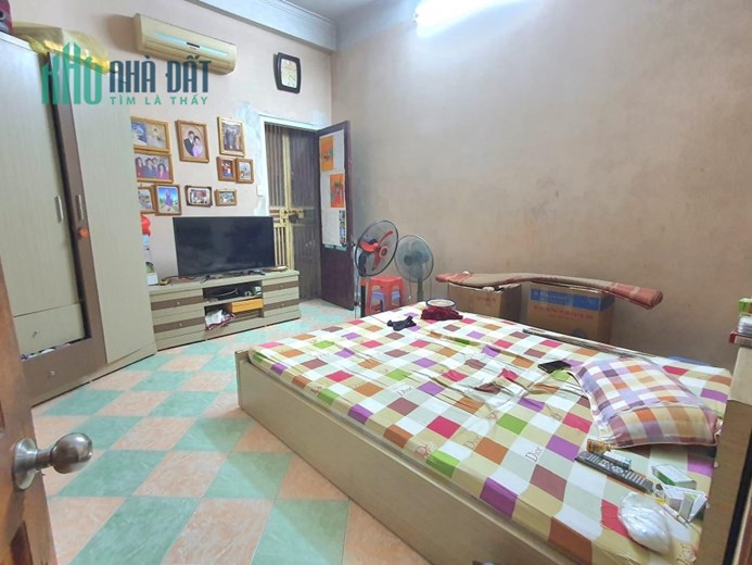 Bán Nhà Nguyễn Khánh Toàn, Cầu giấy, ô tô, 42m2, mặt tiền 6m Giá siêu rẻ.