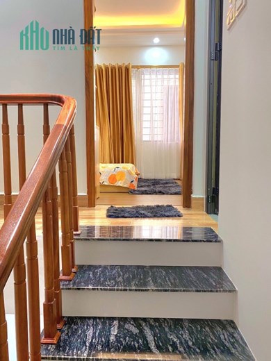 Cho thuê nhà 4 tầng 4 ngủ, dt 50m, full điều hoà, nóng lạnh, tủ, bếp. Cọc 1 thah toán 3. Giá 10 tr/