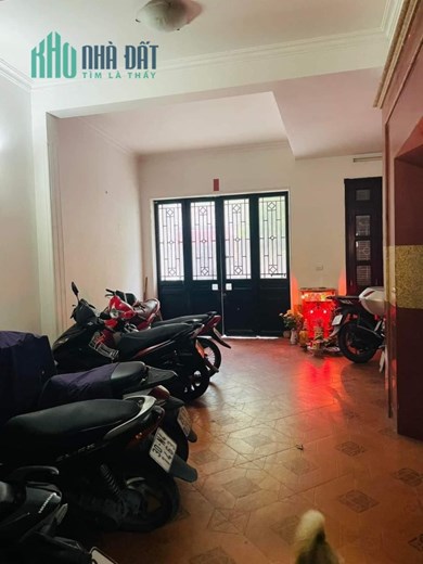 Bán nhà mặt phố Thuỵ Khuê, Tây Hồ 105m2, 7 tầng, MT 5.2m giá 40 tỷ