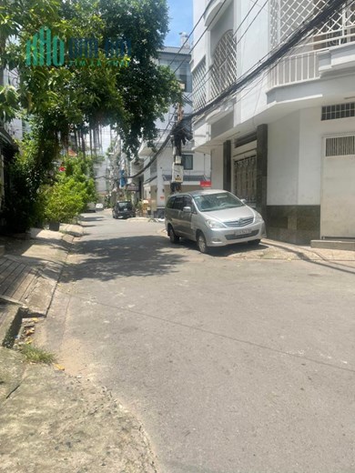 3.3 tỷ. Hẻm xe hơi, nhà 3 tầng, 4x15m ,Huỳnh Tấn Phát