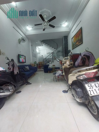Nhà đẹp sát MT ngay Tân hương quận Tân Phú 4 x 10 -4T BTCT hơn 4 tỷ TL