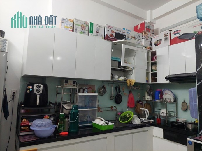 Nhà đẹp sát MT ngay Tân hương quận Tân Phú 4 x 10 -4T BTCT hơn 4 tỷ TL