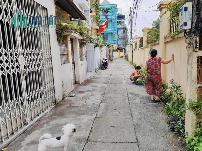 97m Nhỉnh 12 Tỷ Chủ Bán Đất Tặng Nhà Phố Hoàng Quốc Việt. Phân Lô Quân Đội Ô Tô Ngủ Trong Nhà. Giá