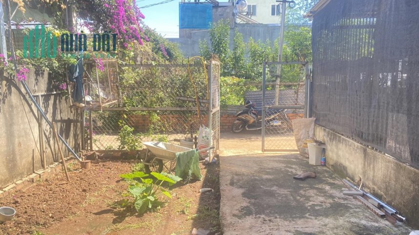 Bán đất tặng nhà cấp 4 hẻm lê hồng phong đức trọng chỉ 2 tỷ