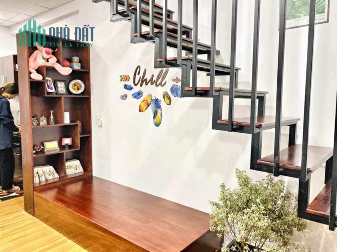BÁN  GẤP NHÀ MUÔN VÀN TIỆN ÍCH XUNG QUANH. PHÚ NHUẬN GIÁP QUẬN 1 , QUẬN 3 , 43M2 , NHÀ 2 TẦNG HOÀN