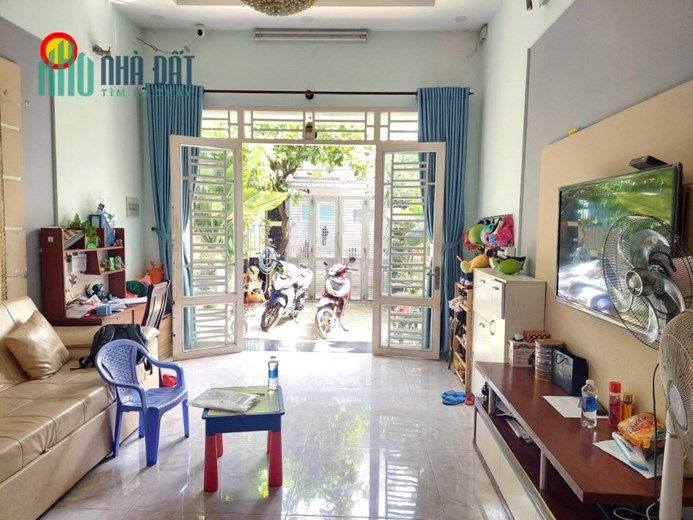 Bán nhà đường 48 Hiệp Bình Chánh, 3 tầng, DT: 92m2, lô góc, 3PN, HXH, giá 7 tỷ.