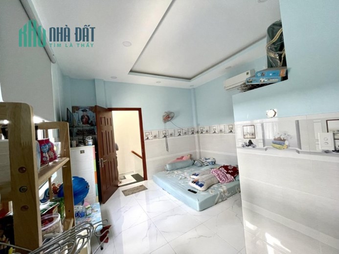Kẹt tiền bán nhà đường Nguyễn Văn Quá Q.12 nhà 2  tầng 80 m2 Chỉ 3.9 tỷ