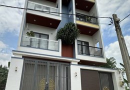 Tôi Chính chủ cần bán gấp nhà view sông-4 tầng gần Vinhome Q9