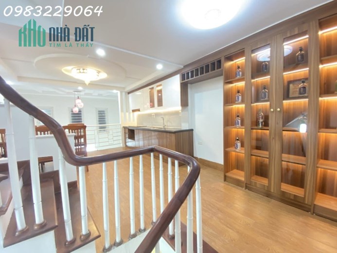 Nhà đẹp 6 tầng ngõ 279 Đội Cấn 40m giá 5.15 tỷ
