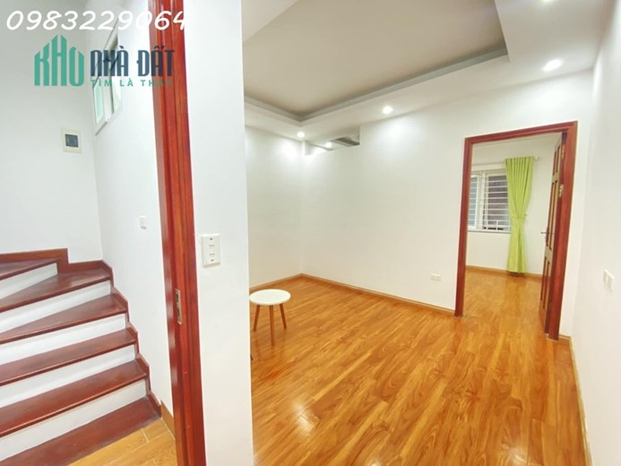 Nhà đẹp 6 tầng ngõ 279 Đội Cấn 40m giá 5.15 tỷ