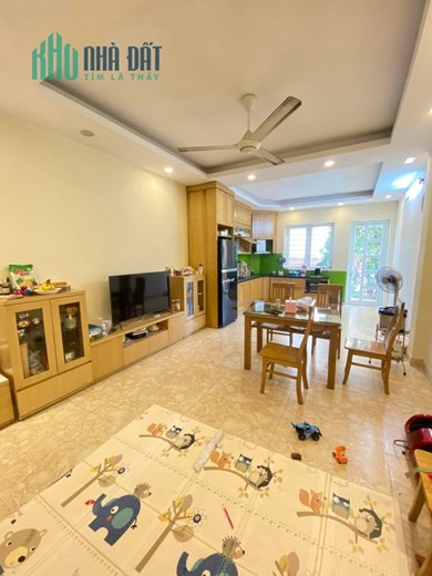 110m 5 Tầng Mặt Tiền 4m Nhỉnh 17 Tỷ. Vị Trí Cực Đẹp. Diện Tích Rộng Phố Hoàng Quốc Việt Gần Nhiều