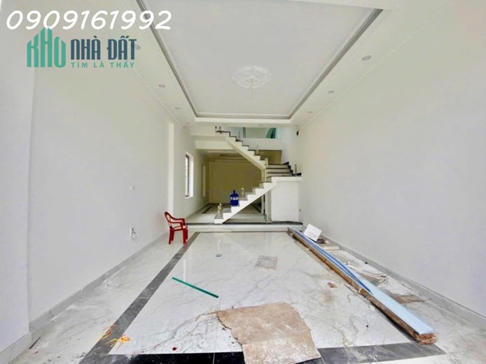 Khu nhà mới đẹp tại Lê Chân. Nhà 4 tầng xây mới cách mặt đường THiên Lôi 30m ô tô đỗ cửa 24/7.