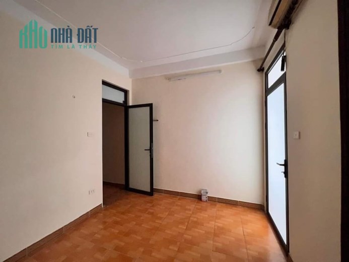 HIẾM, KIM GIANG, LÔ GÓC, DÂN XÂY

37m x 4 tầng, giá nhỉnh 3 tỷ