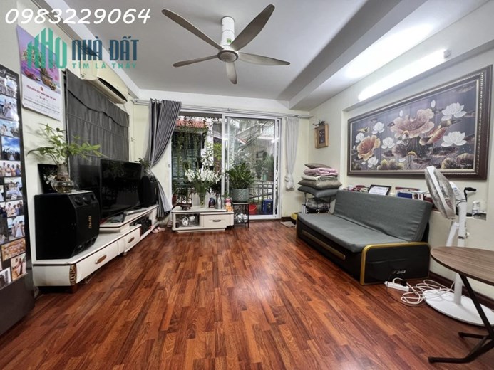 Nhà 5 tầng ngõ 218 Lạc Long Quân, LÔ GÓC, KINH DOANH, 40m MT10m giá 6.5 tỷ